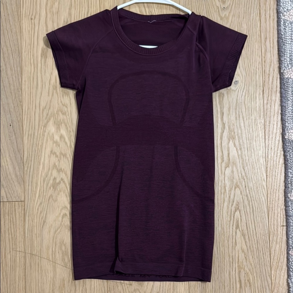 Lululemon maroon swiftly tech